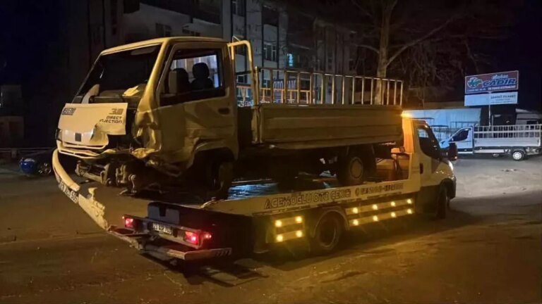 elazigda-trafik-kazasinda-1-yarali-zJMMFAf2.jpg